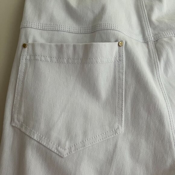 Lyssé Pull-on White Denim Stretchy Jeans Size M - NEW WITH TAGS - Picture 4 of 11